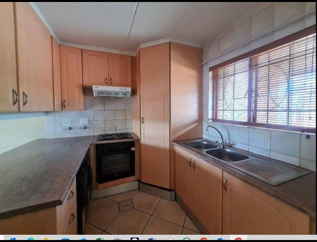 2 BEDROOM APARTMENT FOR SALE IN DOWERGLEN EXT 4